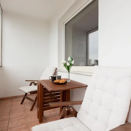 Aleja Jana Pawla Ii By Renters Apartment